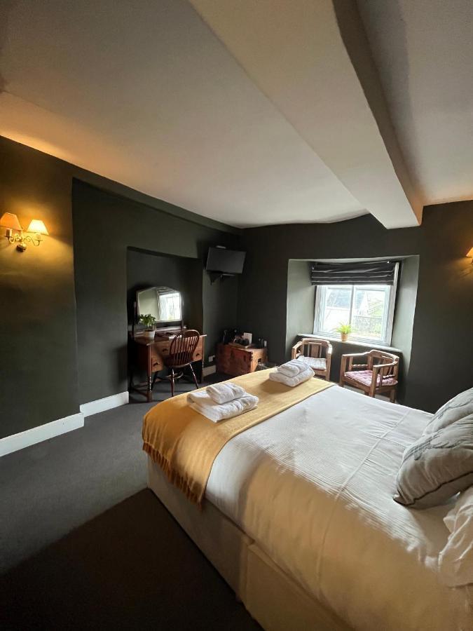 Hotel The Kings Arms Didmarton Exterior foto