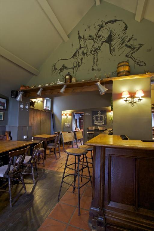 Hotel The Kings Arms Didmarton Exterior foto