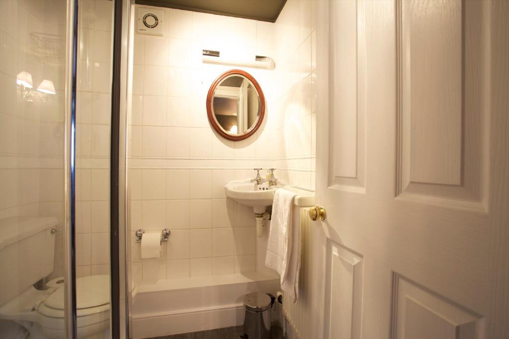 Hotel The Kings Arms Didmarton Zimmer foto