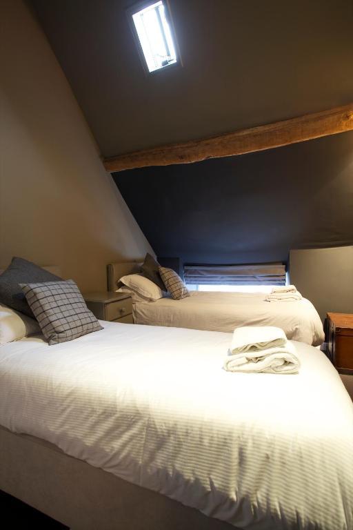 Hotel The Kings Arms Didmarton Zimmer foto