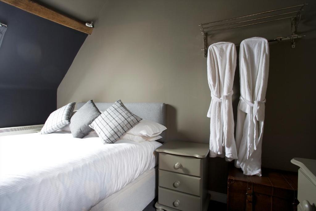 Hotel The Kings Arms Didmarton Zimmer foto