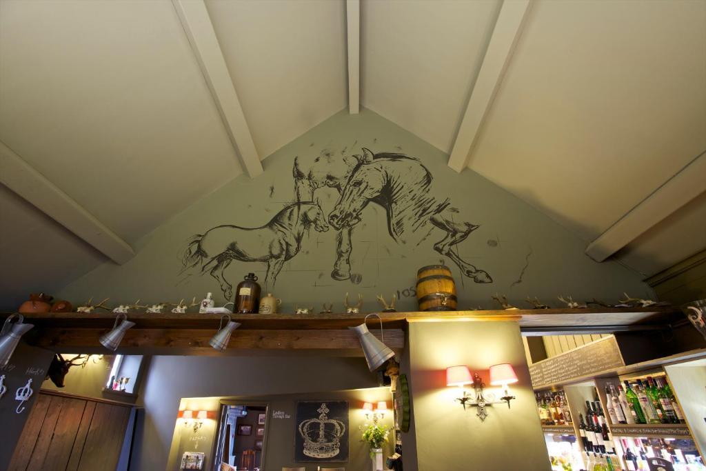 Hotel The Kings Arms Didmarton Exterior foto
